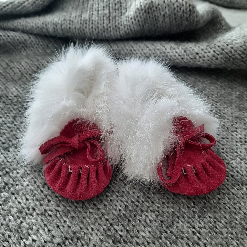 Leather Moccasins with Fur Trim, Fuchia, Size 2 Infant NWOT